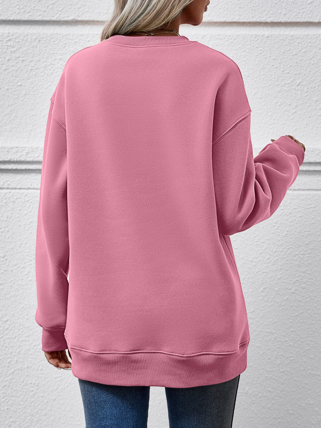 Round Neck Graphic Long Sleeve Sweatshirt