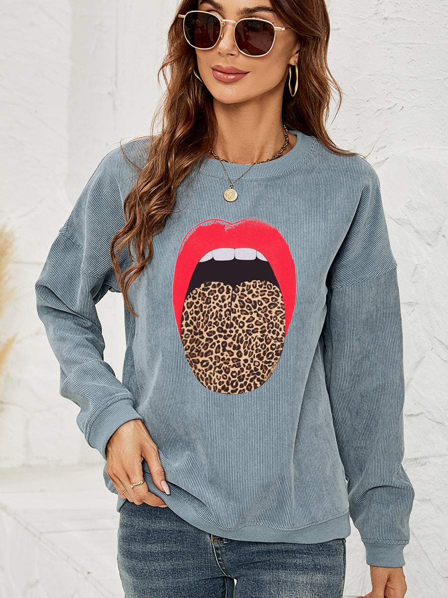 Round Neck Dropped Shoulder MAMA Graphic Sweatshirt